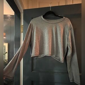 Lululemon grey long sleeve cropped shirt